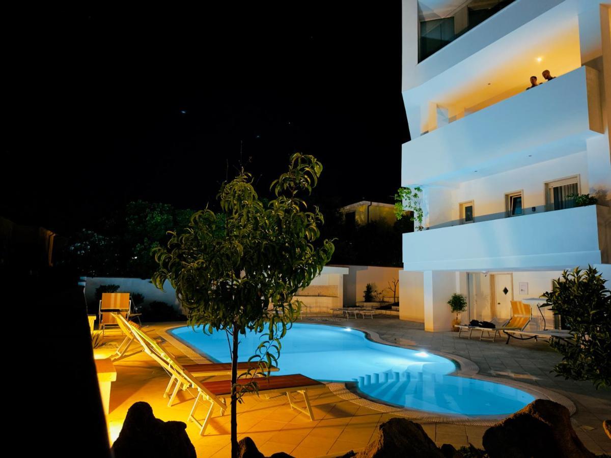 Ada Aparthotel *