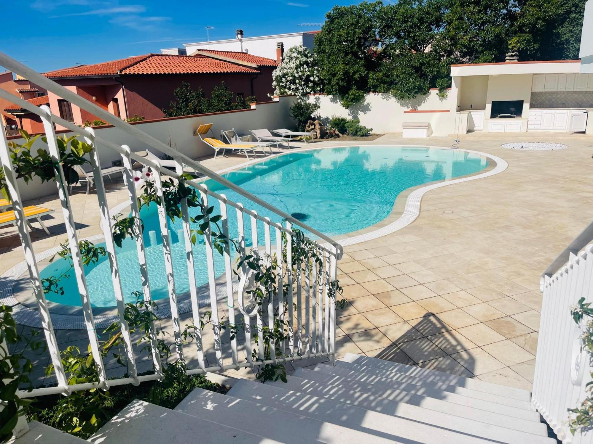 Ada Aparthotel *